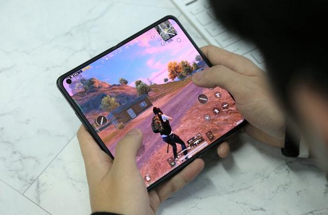 和平精英辅助【ACE闪电容器直装】人物透视 射线方框 锁死自瞄 子弹追踪 物资显示 雷达预警 人物绘制 手持武器